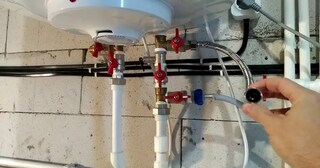 Установка накопительного водонагревателя в Шахтах в октябре